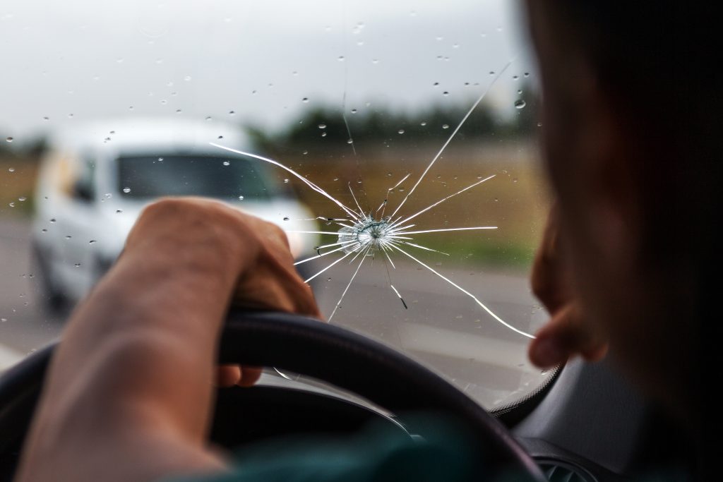 is a cracked windshield a traffic violation