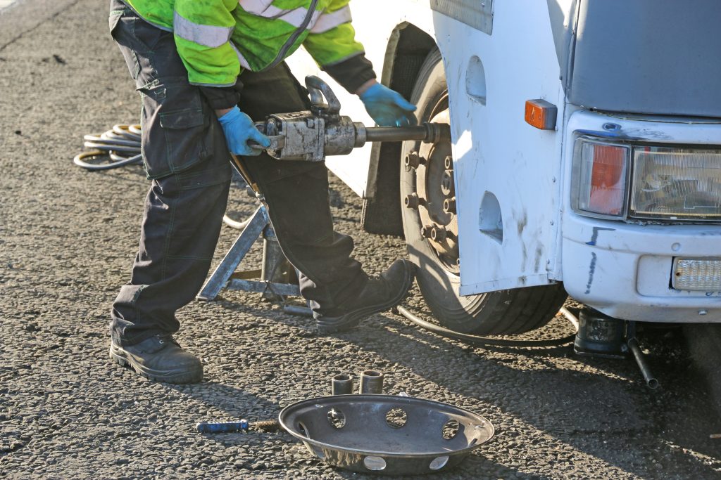 changing dual tires on rv